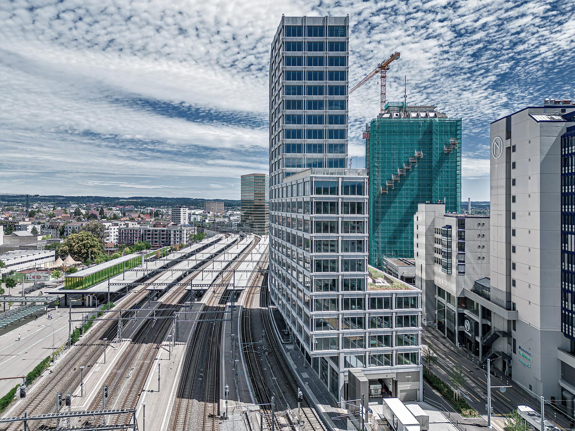 Drohnenaufnahme Zürich oerlikon. Franklinturm